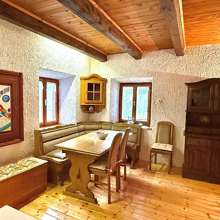 Village Počitniška hiša